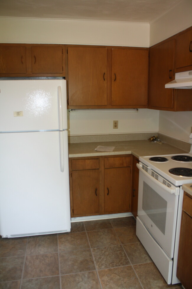 Kitchen - 1545 W Main St