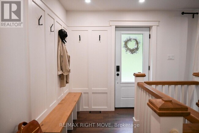Building Photo - 4287 Huronia Rd