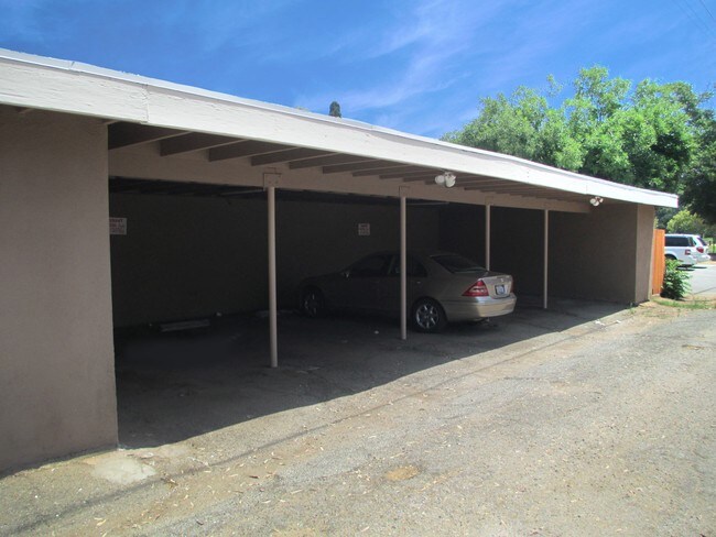 Building Photo - 930 Stillman Ave