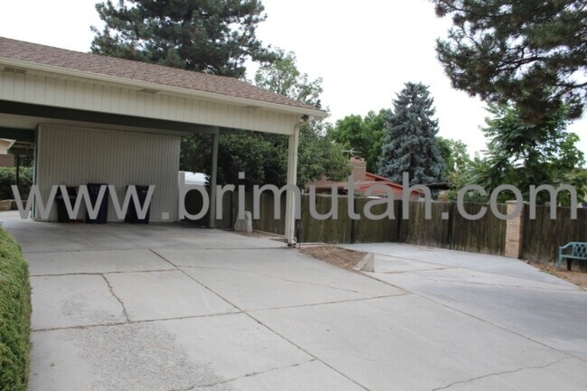 Foto del edificio - 602 Pioneer Ave