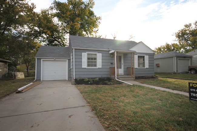 Building Photo - 109 Sunset Dr