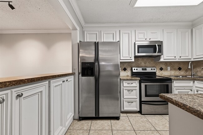 Building Photo - 4727 Merwin St