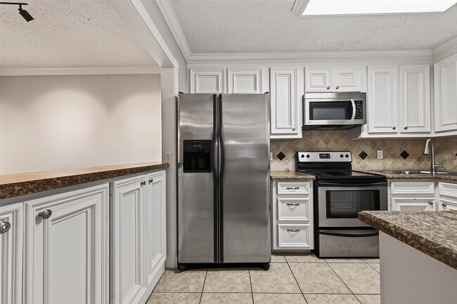 Foto del edificio - 4727 Merwin St