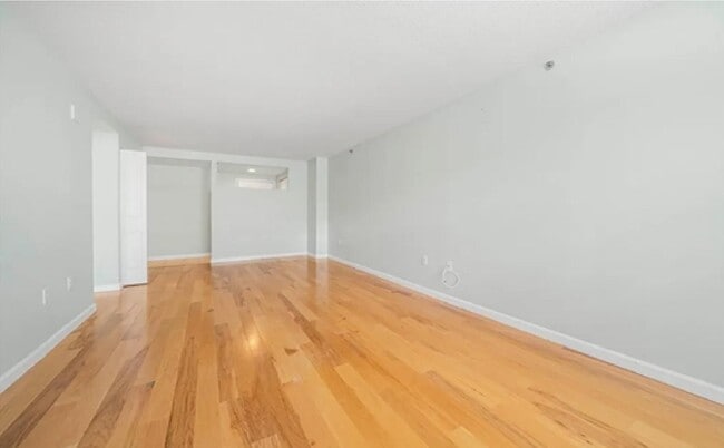 Foto del edificio - 8-12 Museum Way - 8-12 Museum Way