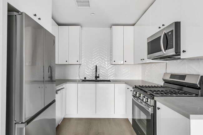 Interior Photo - Modern 1 & 2 Beds in Vibrant Hollywood: 5606 Lexington Offers Gated Entry & In-Unit Laundry!