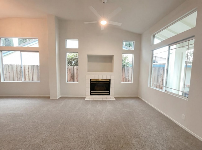 Foto del edificio - 108 Austin Dr