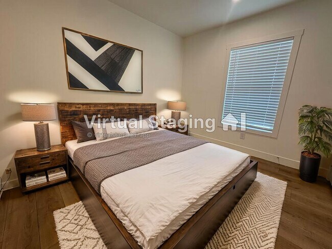 Building Photo - 2060 N Center St