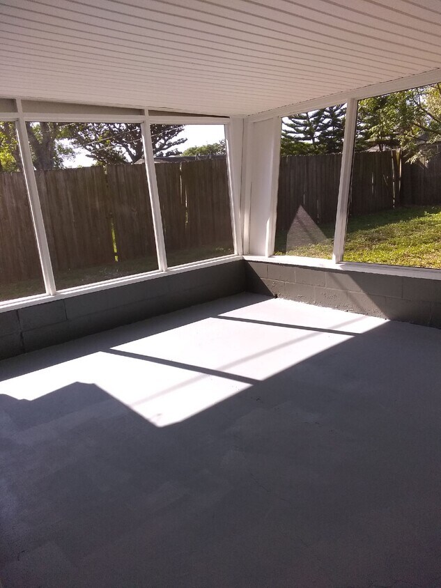 Foto del edificio - 5029 Drift Tide Dr