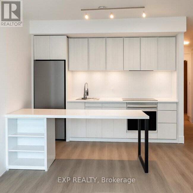 Photo du bâtiment - 2495 Eglinton Ave W