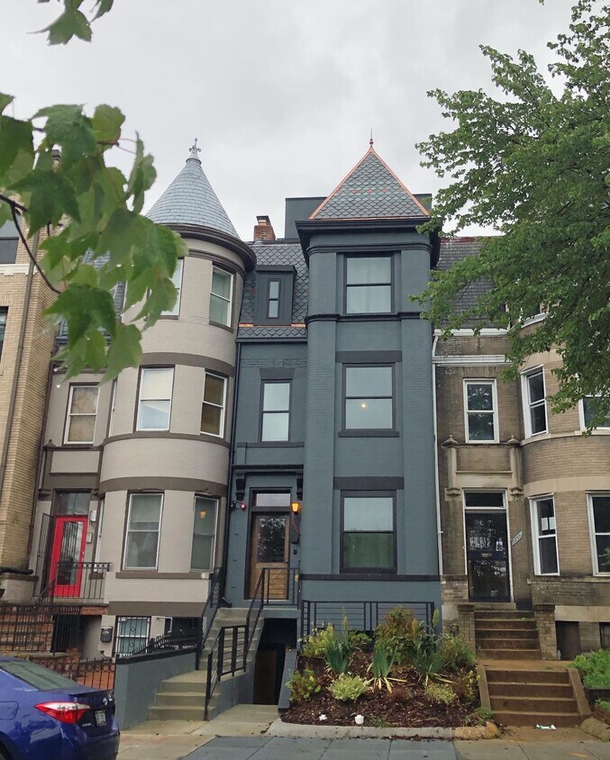 Primary Photo - 1457 Girard St NW