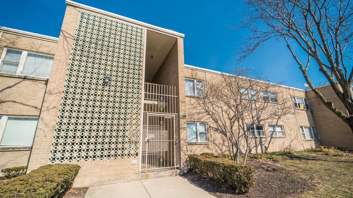 Foto principal - 2444 W 111th St