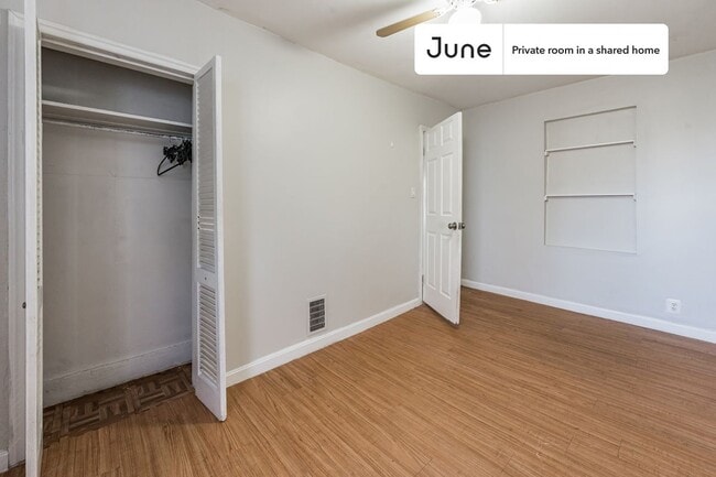 Building Photo - Room in Shared 3 bed/1 bath home
