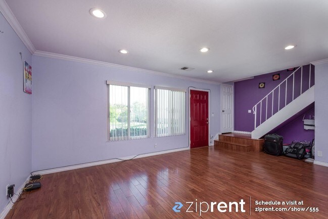 Foto del edificio - 1834 Queen Elizabeth Way