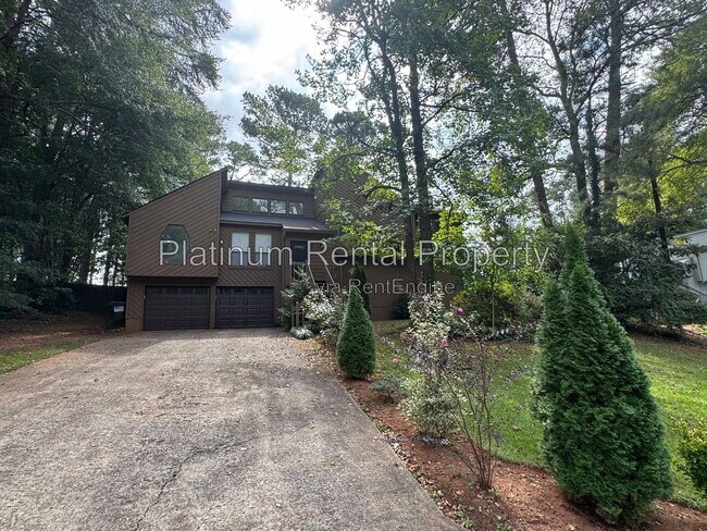 Building Photo - 4818 Highpoint Dr NE