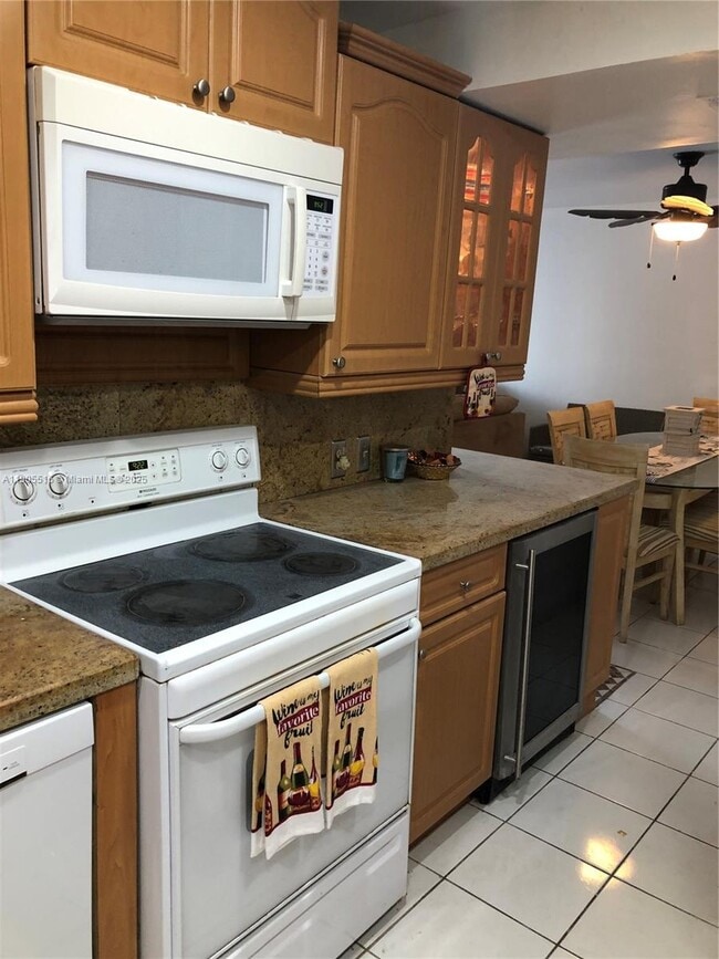 Foto del edificio - 6969 Collins Ave