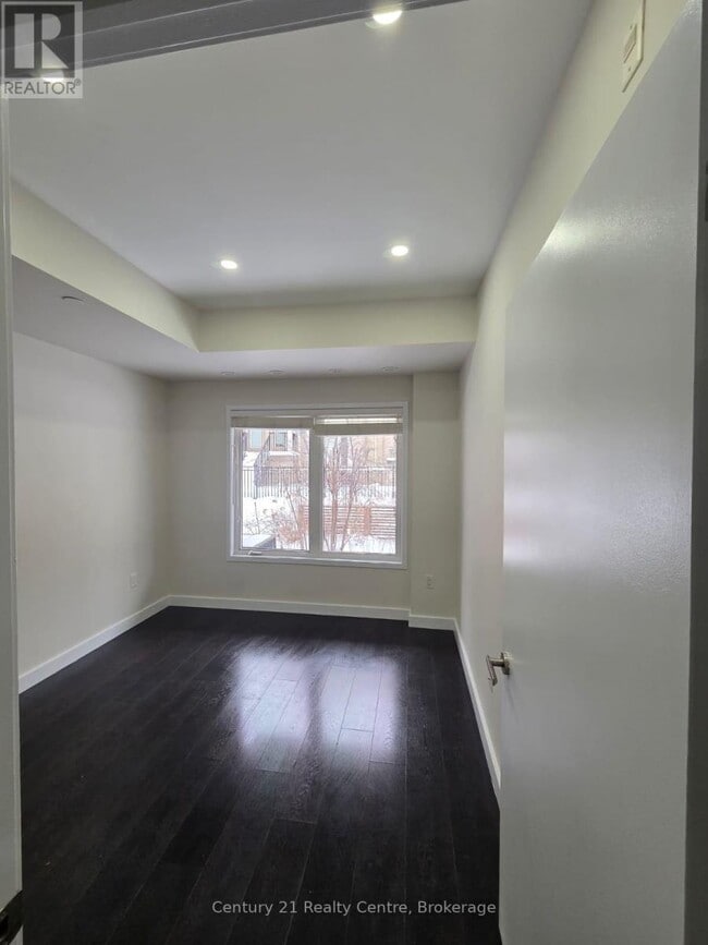 Photo du bâtiment - 5035 Harvard Rd