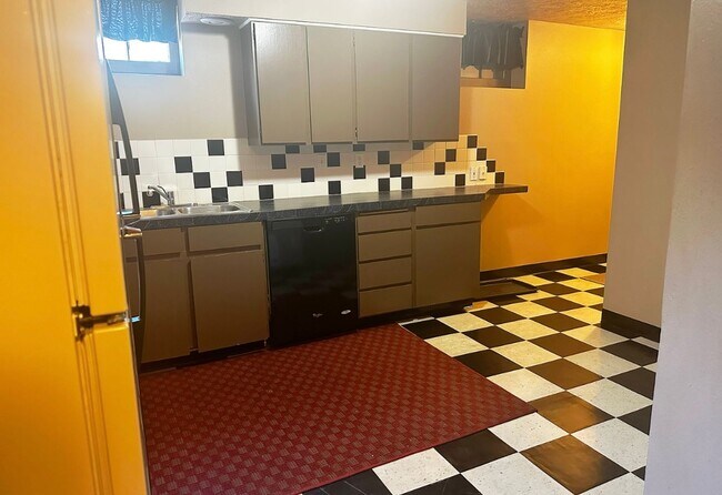 Foto del edificio - 1212-1214 E Illinois Ave