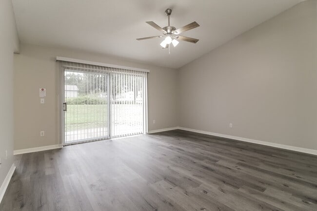 Building Photo - 10600 Crescendo Loop