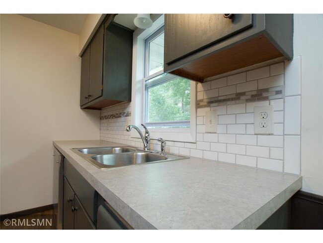 Foto del edificio - 11037 Quincy Blvd NE