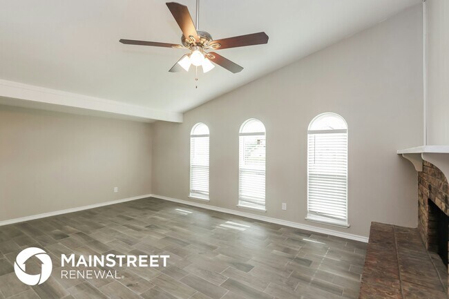 Foto del edificio - 625 Nora Ln