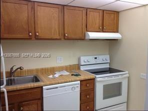 Building Photo - 3710 Inverrary Dr