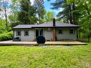Building Photo - 620 Hemlock Dr