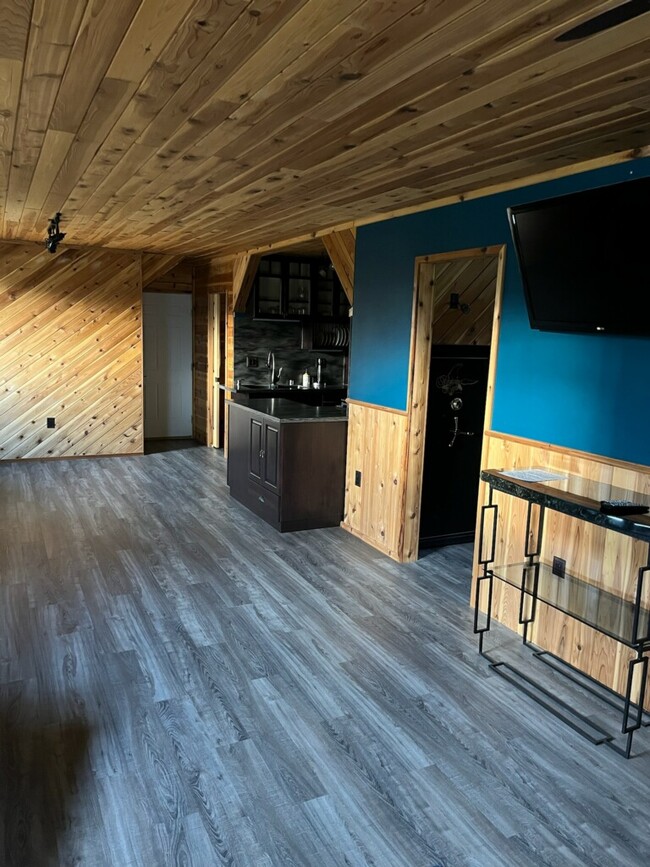 Building Photo - 28619 Landing Cir