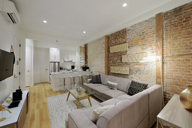 Foto del edificio - 348 W 45th St