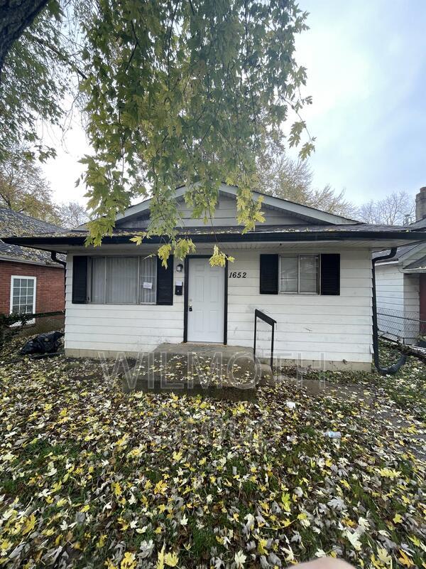 Building Photo - 1652 Nelson Ave