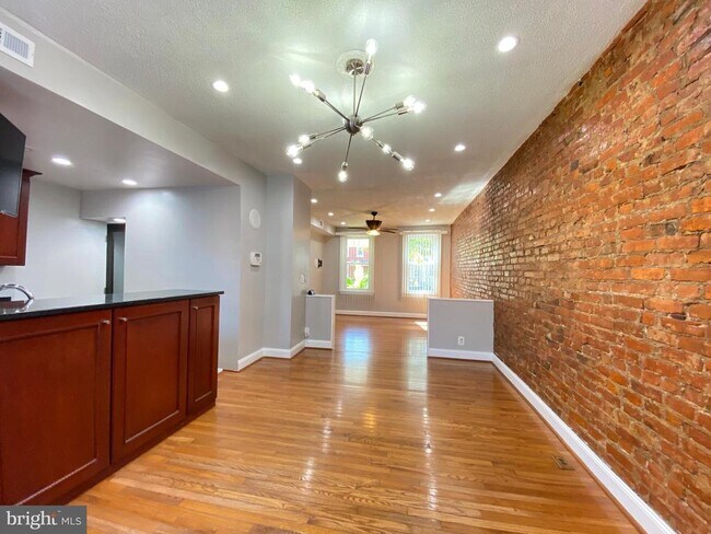 Foto del edificio - 615 Lamont St NW