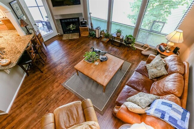 Foto del edificio - 4144 Greystone Way