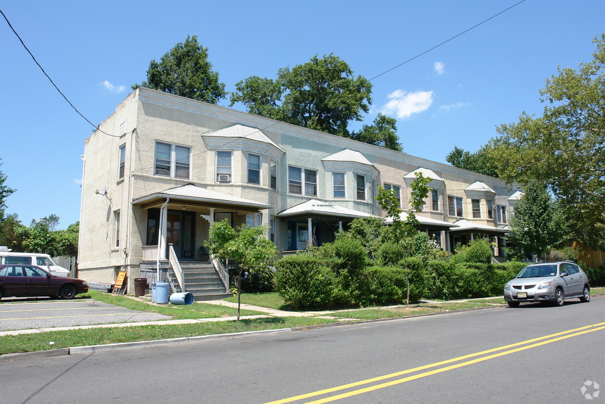 Primary Photo - 331-339 Stiles St