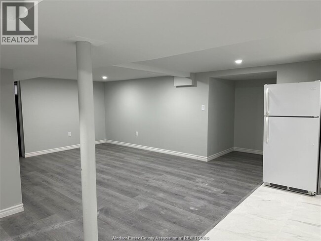 Building Photo - 3405 Longfellow Ave