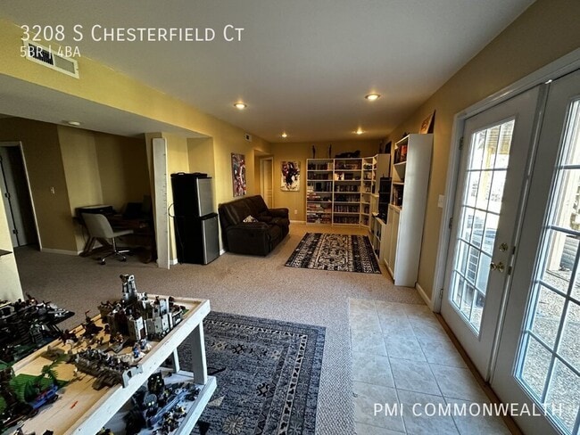 Foto del edificio - 3208 S Chesterfield Ct