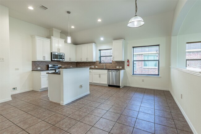 Foto del edificio - 23611 Starbridge Lake Ln