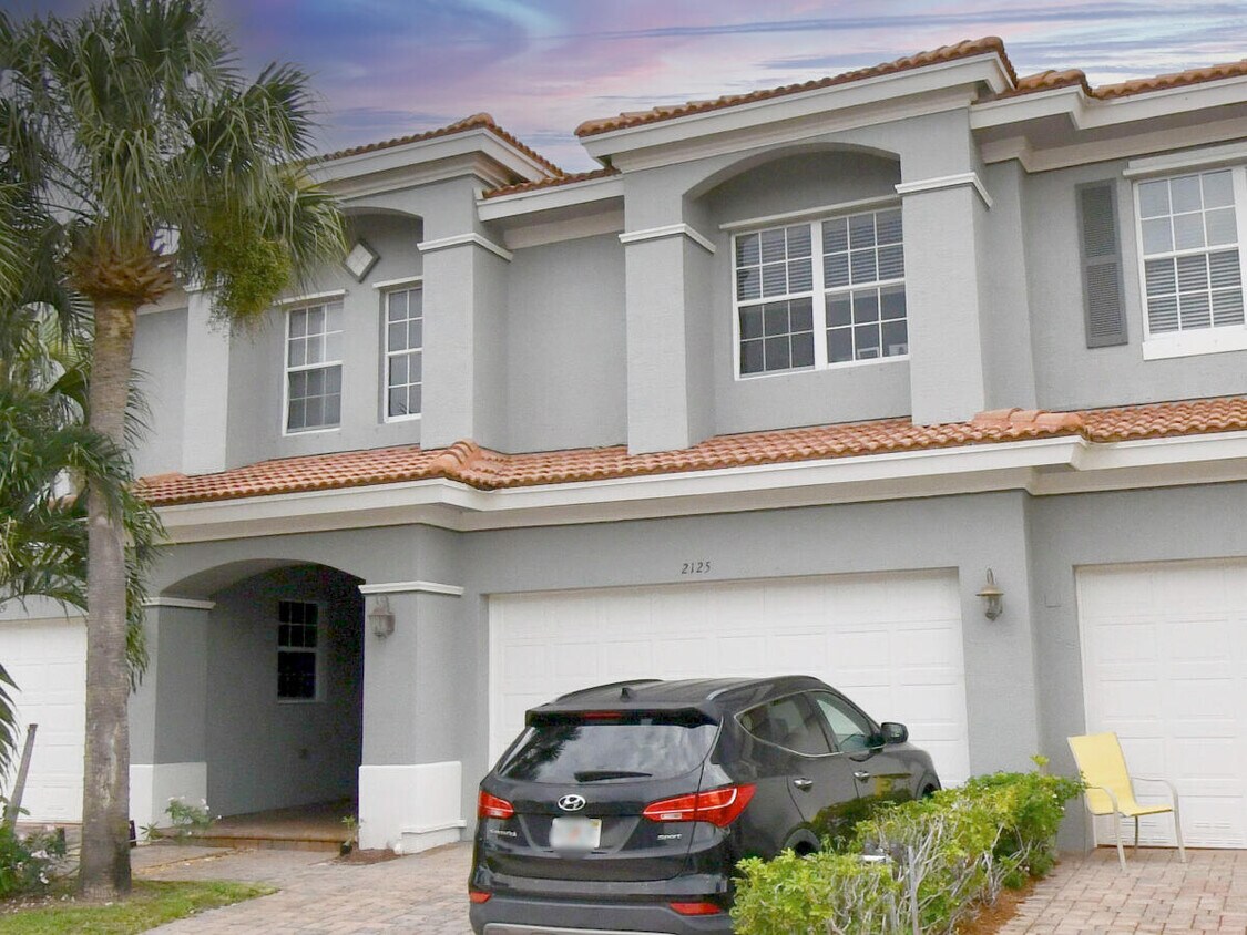 Foto principal - 2125 SW Cape Cod Dr