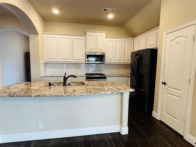 Building Photo - 5820 Priory Dr