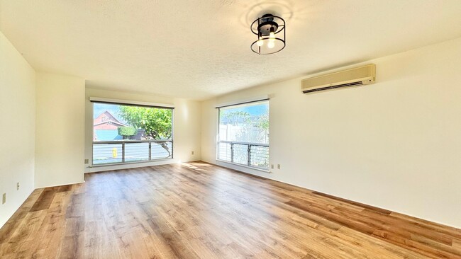 Building Photo - Available Now - Beautifully Renovated 3 Be...