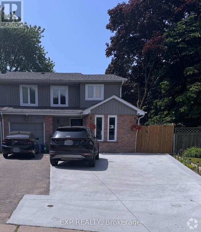 Building Photo - 1750 Listowell Crescent