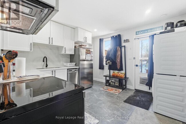 Photo du bâtiment - 66 Main St S