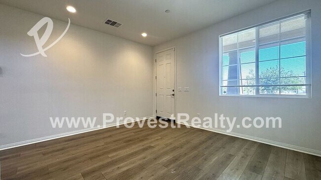 Foto del edificio - 10258 Tamarisk Ave