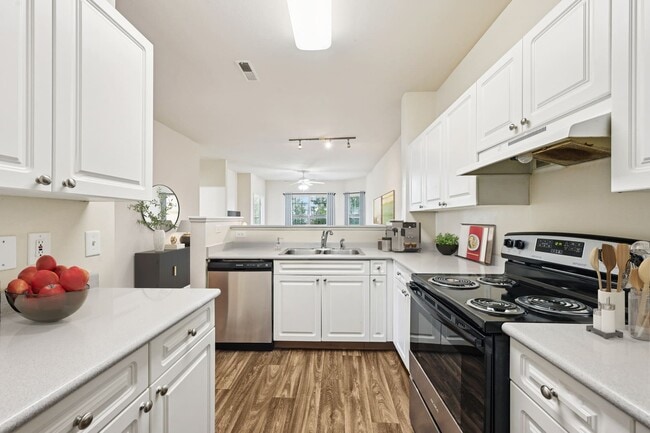 Building Photo - Estates at New Albany