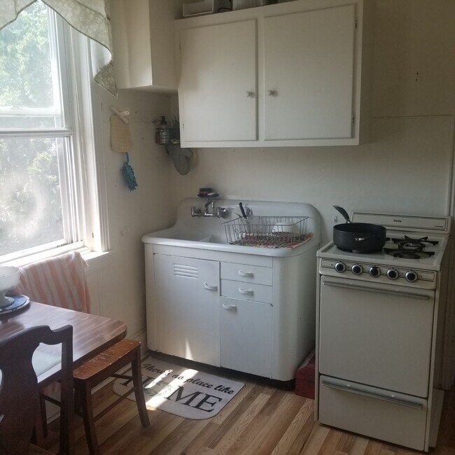 Foto del edificio - 8022 Pine Rd