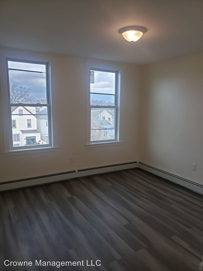 Building Photo - 43 E 26th St