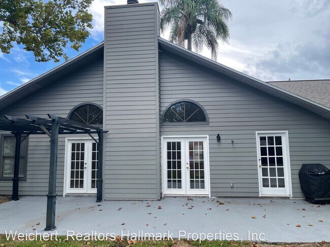 Building Photo - 3 br, 2 bath House - 69 Woodlawn Drive