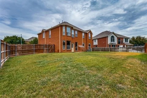 Building Photo - 2700 Thorncreek Ln