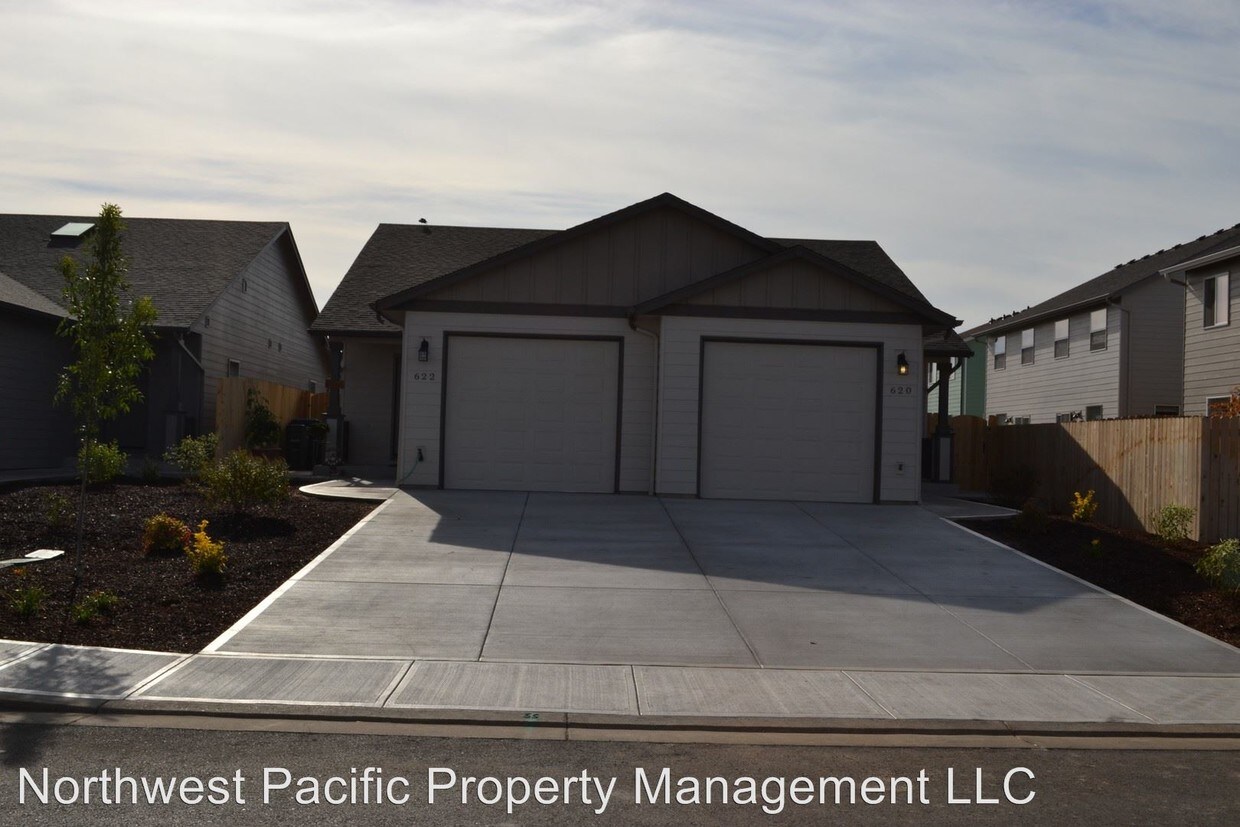 Foto principal - 622-622 Ecols St S