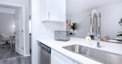 Building Photo - Retreat at Riverbend Apartment Homes