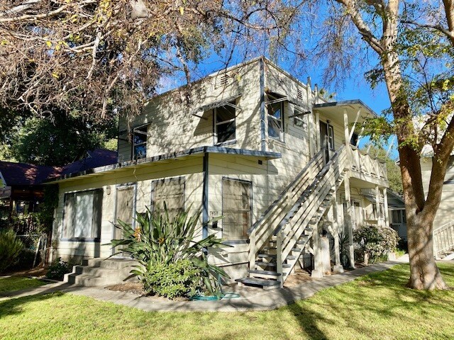 Building Photo - 745 Elmira St