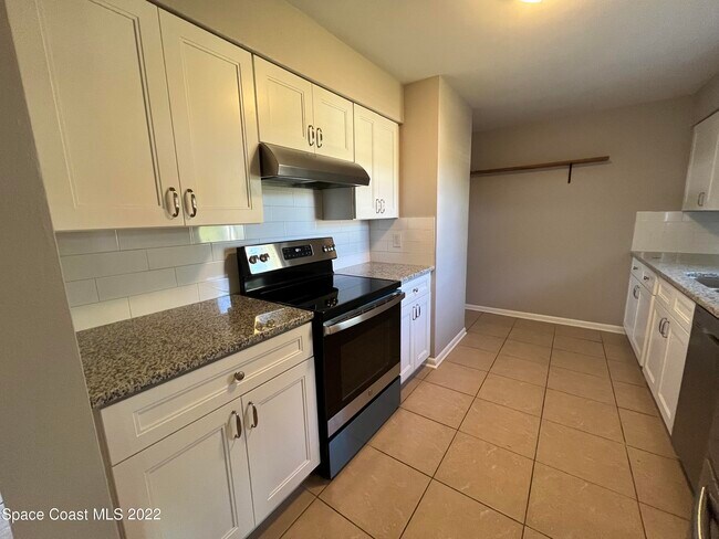 Building Photo - 619 Rosada St